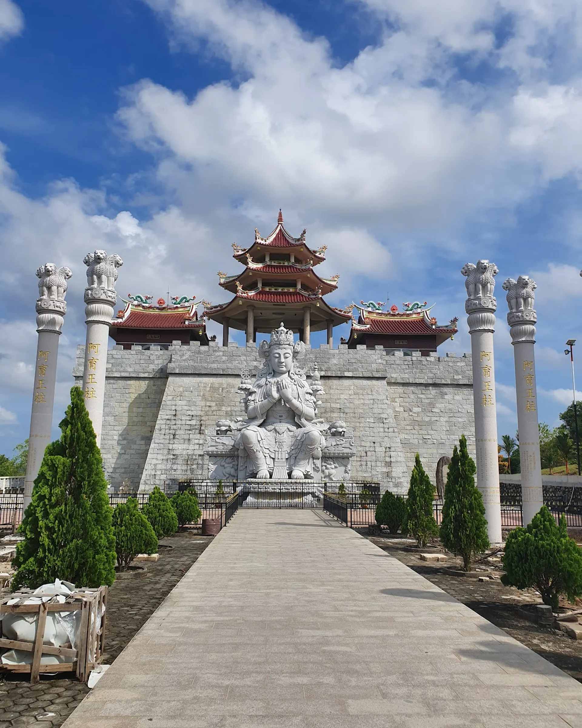 500 Lohan temple
